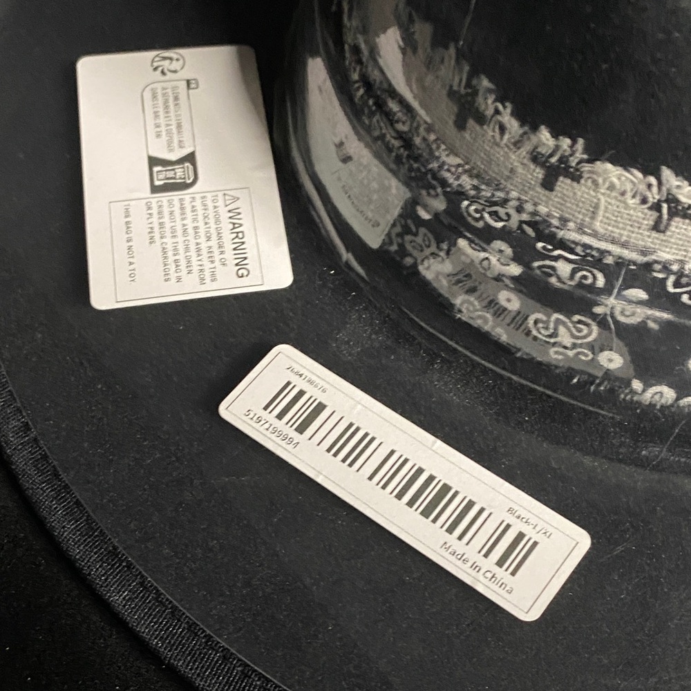 Black Men’s Fedora Hat with Paisley Band